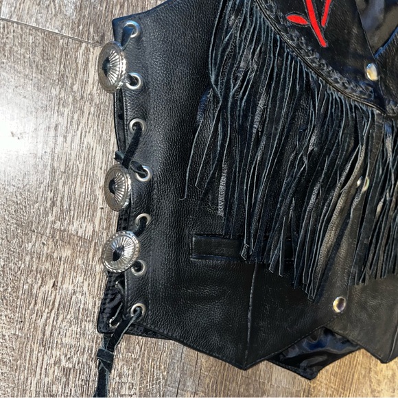 Vintage Milwaukee Leather Size Small Black Leather Fringe Red Rose Vest - Picture 5 of 7